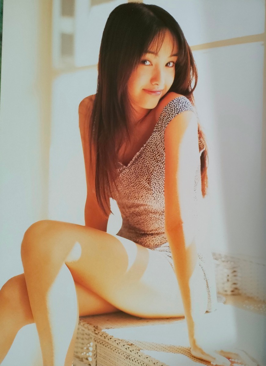 千葉麗子写真集 THROUGT IT 撮影/宮澤正明 平成6年 カバー帯付 千葉麗子写真集 THROUGT IT 撮影/宮澤正明 平成6年 カバー帯付