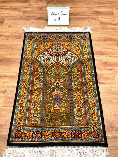 ペルシャ絨毯・最高級ハンド&マシン織り・ 世界最高密度150万ノット ・豪奢なクムデザイン 60cm×90cm g39