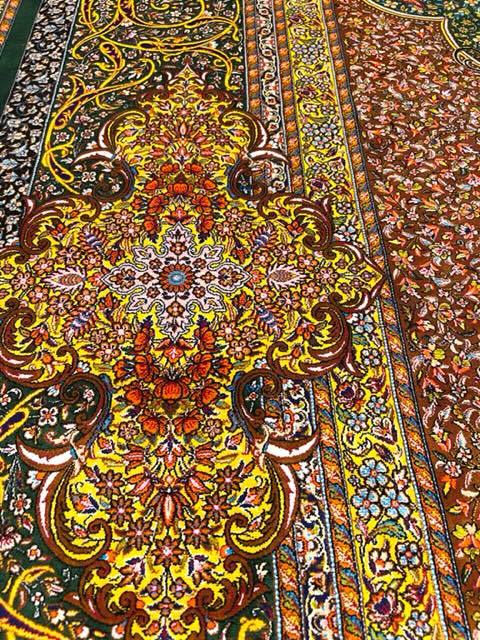 ペルシャ絨毯・最高級ハンド&マシン織り・ 世界最高密度150万ノット ・豪奢なクムデザイン 200cm×300cm c37_画像3