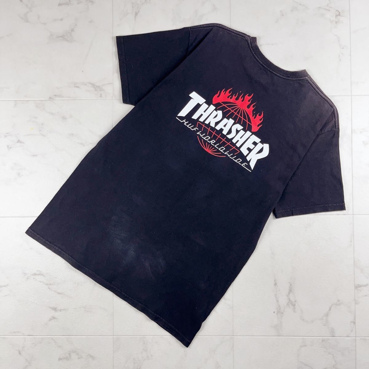 HUF×THRASHER ハフ スラッシャー コラボ ロゴプリントTシャツ トップス メンズ 黒 ブラック サイズM*HC775_画像2