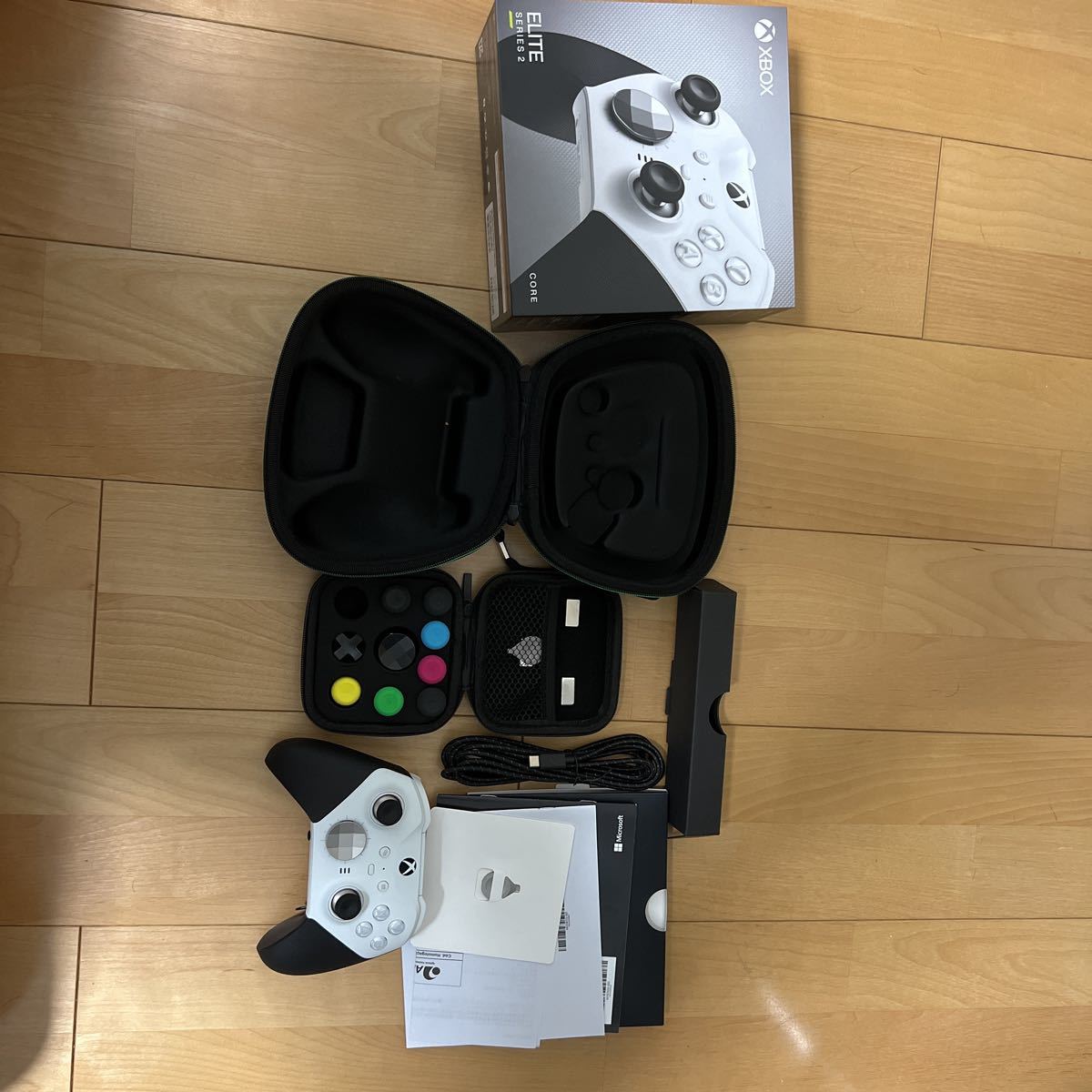 100 %品質保証 ワイヤレス Elite Xbox コントローラー 箱・取扱説明書・パーツ一式つき/動作確認済/美品 (ホワイト)/Microsoft Edition Core 2 Series アクセサリ、周辺機器 100 %品質保証 ワイヤレス Elite Xbox コントローラー 箱・取扱説明書・パーツ一式つき/動作確認済/美品 (ホワイト)/Microsoft Edition Core 2 Series アクセサリ、周辺機器