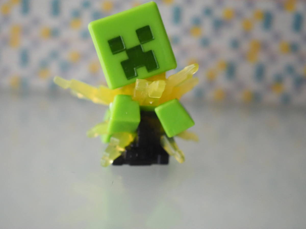 【Minecraft Mini-Figures Exploding Creeper マインクラフト ミニフィギュア クリーパー 爆発】_画像1