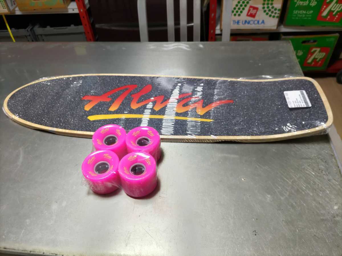 トニー　アルバ　z-boys ZEPHYR　tony alva スケートボード　デッキ　ウィール　クラシック　オールドスクール　レトロ　クルーザー　希少