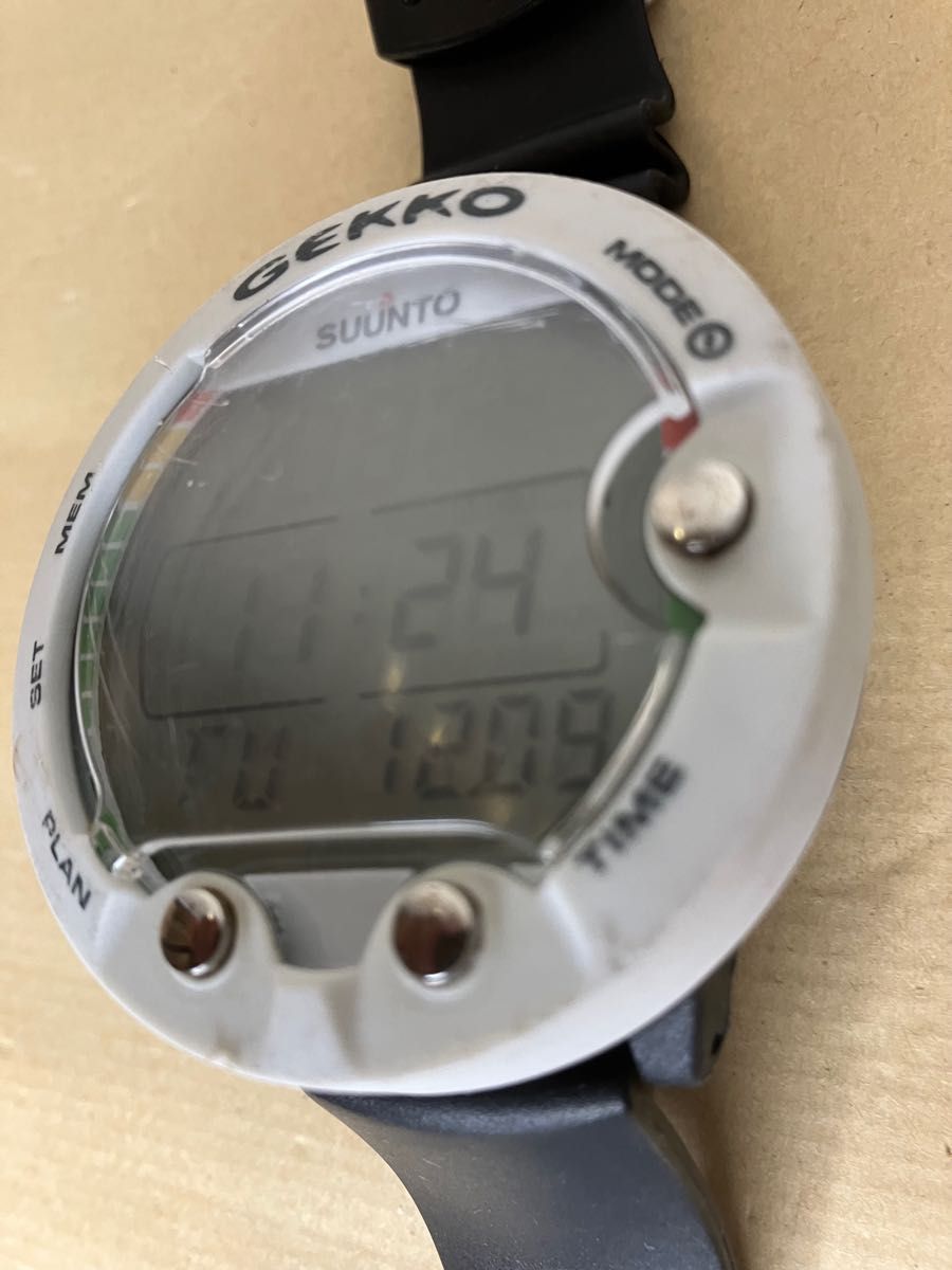 suunto GEKKO ダイビングコンピュータ 中古 ホワイト