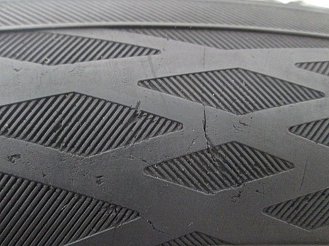 中古夏タイヤ■175/65R14■4本■ヨコハマ■BluEarth GT AE51_画像4