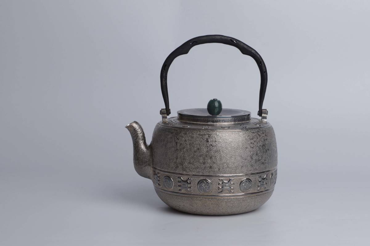 純銀保証 蔵六居造 玉摘 青銅器紋 湯沸 銀瓶 時代物 古美術品 煎茶道具_画像1