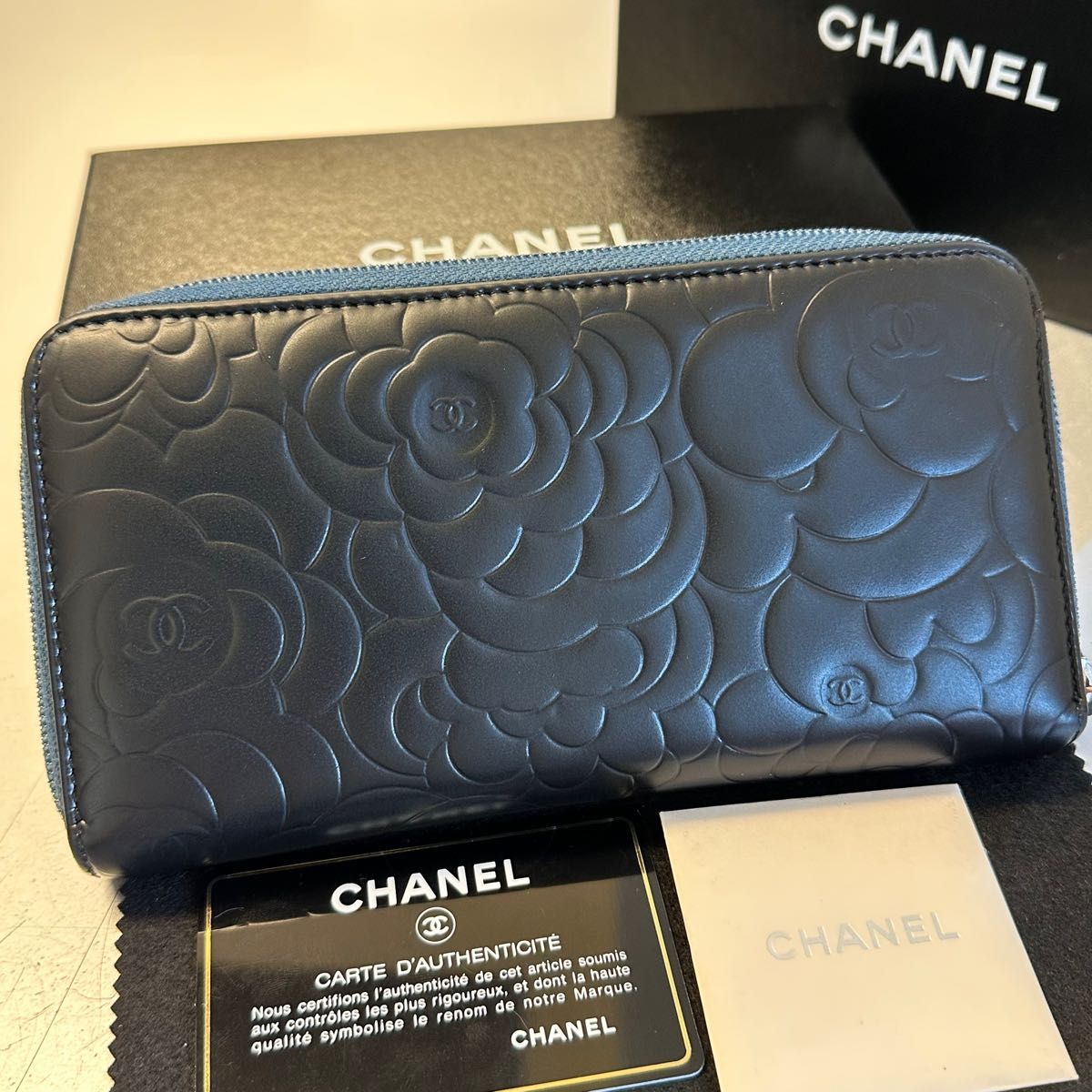 新品同様！　シャネル　CHANEL カメリア　財布　長財布　ココマーク　ラムスキン　ラウンドファスナー