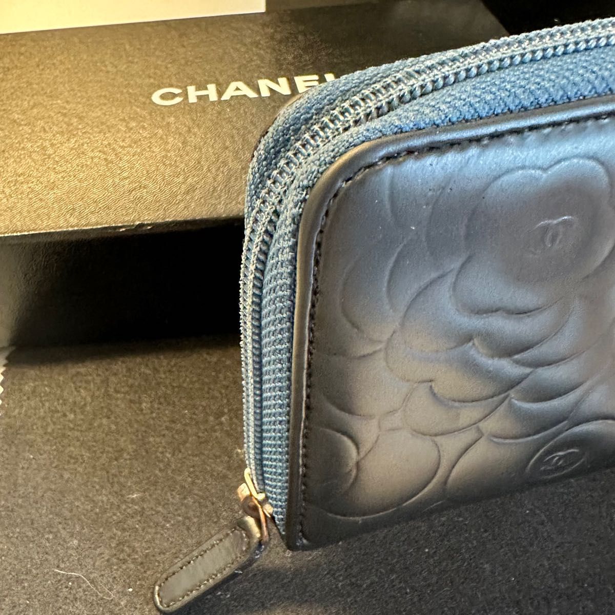 新品同様！　シャネル　CHANEL カメリア　財布　長財布　ココマーク　ラムスキン　ラウンドファスナー