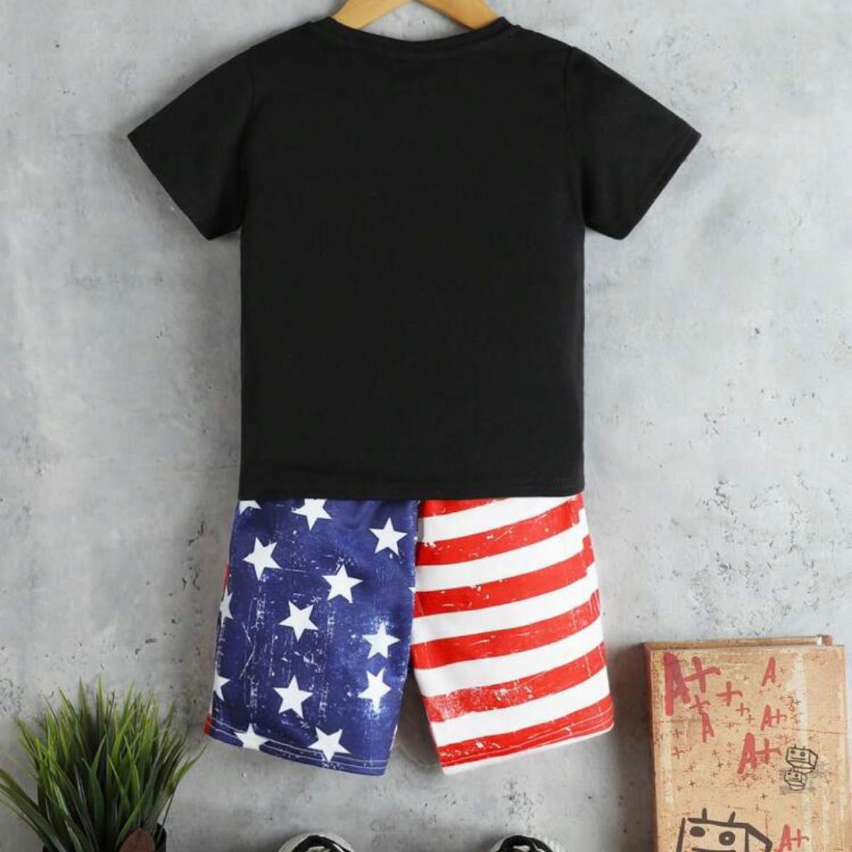 110㎝　ボーイズキッズ　Tシャツ&ショートパンツセット　グラフィック文字デザイン　アメリカ国旗プリント