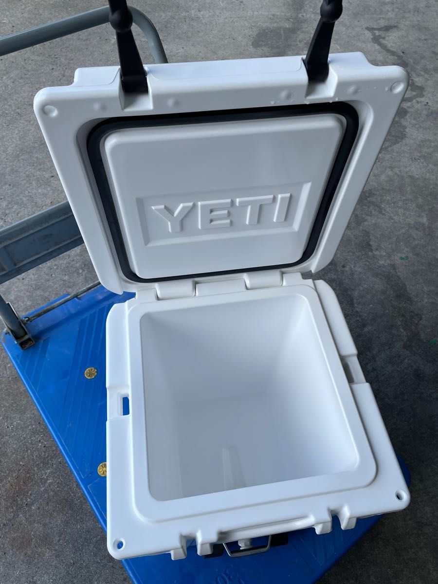 YETI イエティウォータージャグ ウォータークーラー 6G