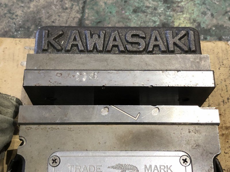 TF230035 シュアグリップバイス KAWASAKI CK-160 口幅57mm 口高 TF230035 シュアグリップバイス KAWASAKI CK-160 口幅57mm 口高