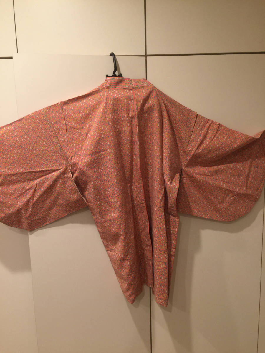 即決 未着用品 アンティーク 和服 羽織 はおり 細かい柄 紅 着物 はおり KIMONO HAORI WAHUKU JAPANESE FASHION 模様 A7 _画像5