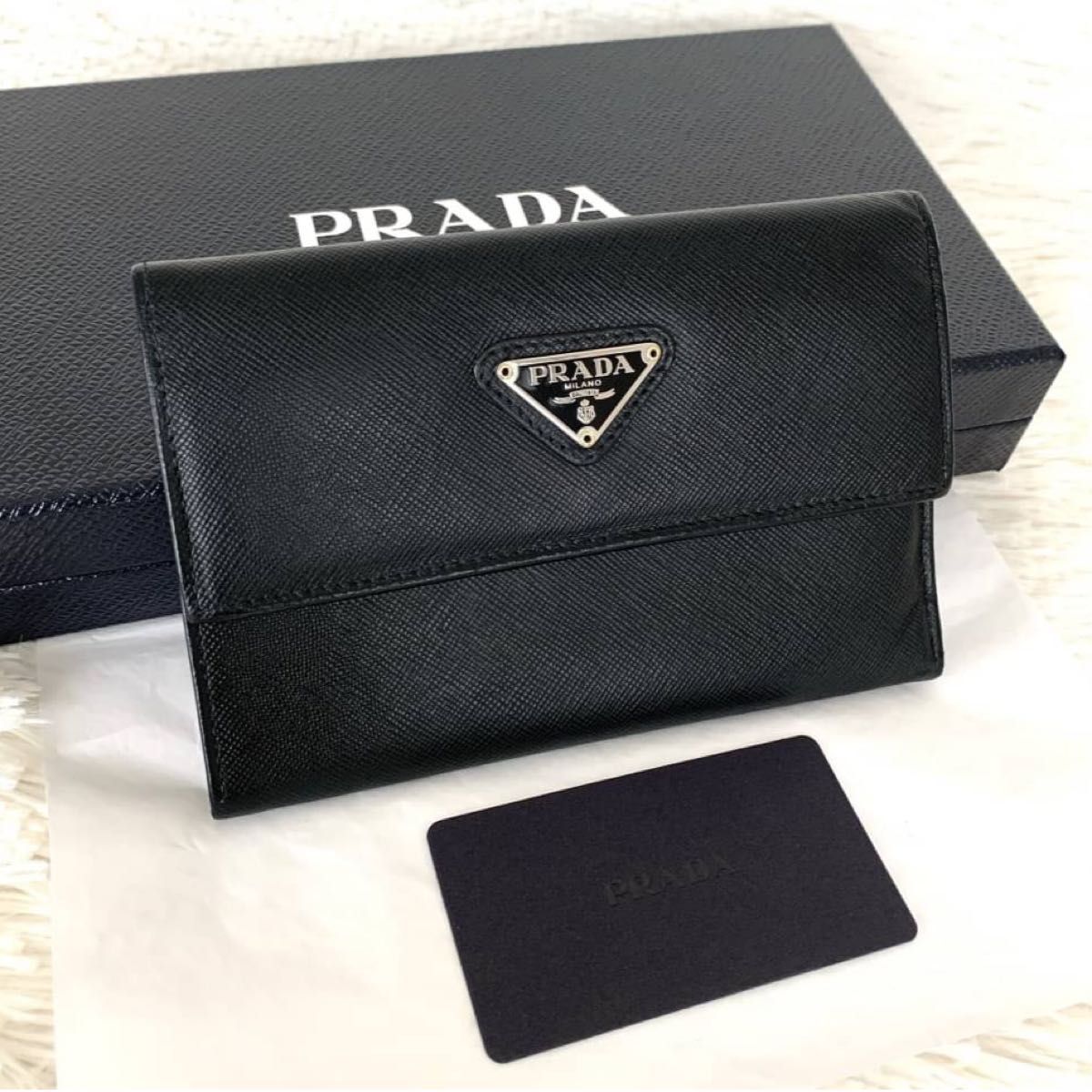 美品 PRADA プラダ 折り財布 三角ロゴプレート サフィアーノレザー