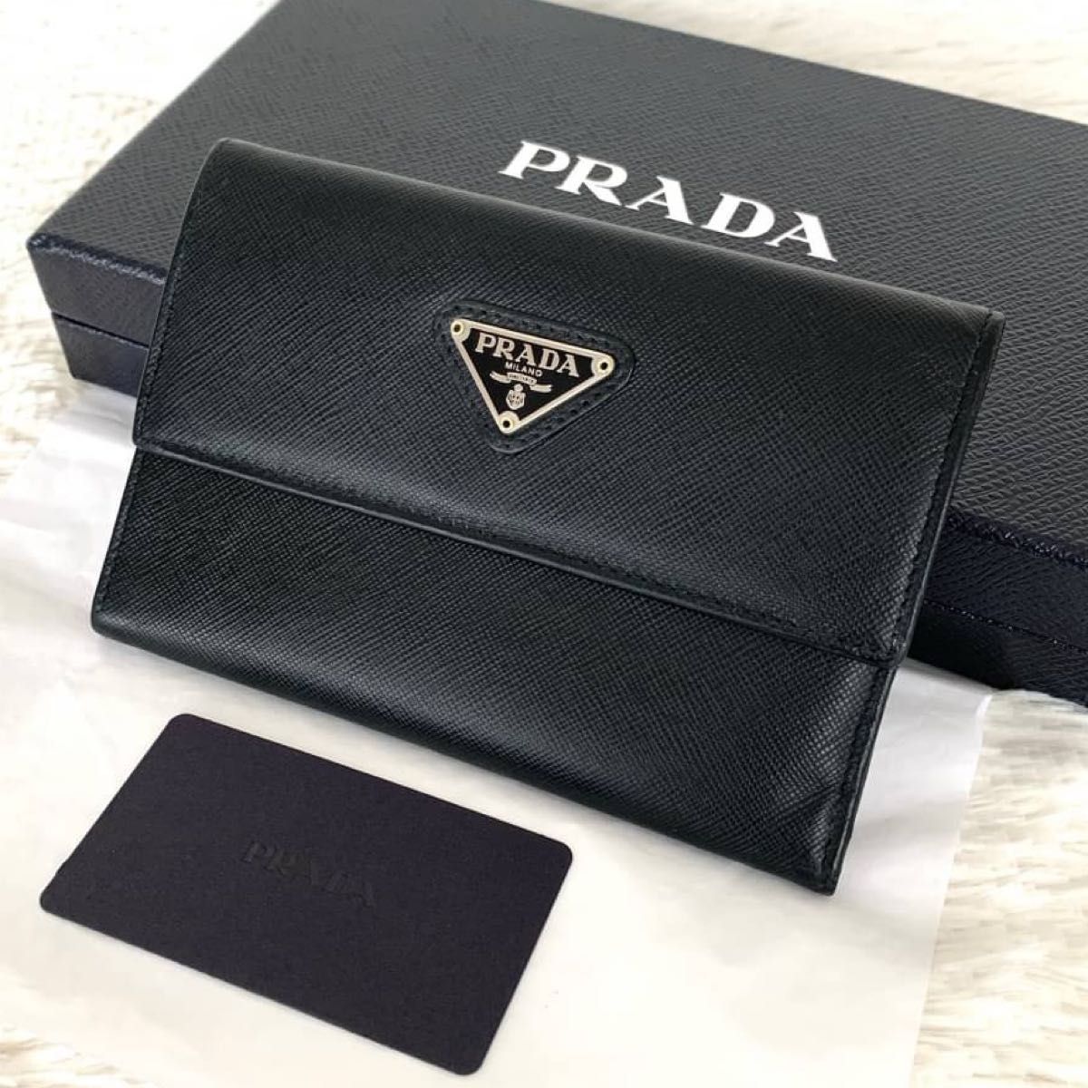 PRADA 三角ロゴ 二つ折り財布 Yahoo!フリマ（旧）-