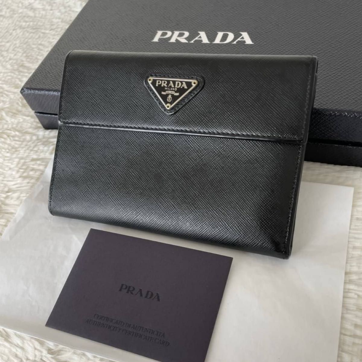 美品 プラダ PRADA 三つ折り財布 サフィアーノレザー 折り財布 三角