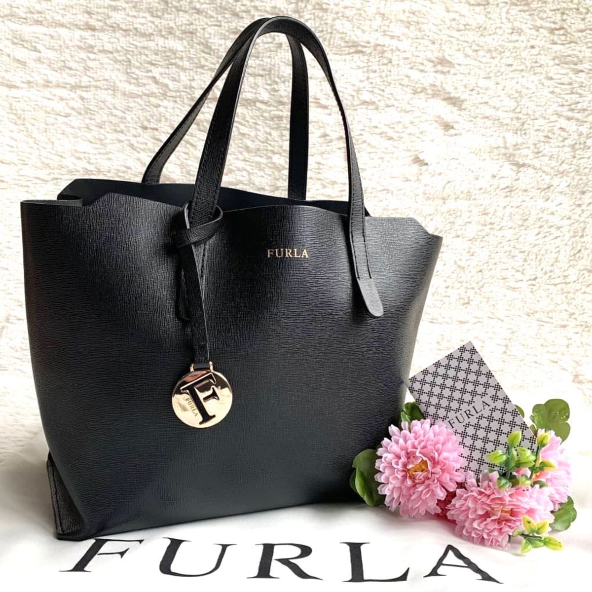 美品 フルラ FURLA レザートート＆ハンドバッグ サリー ブラック 黒