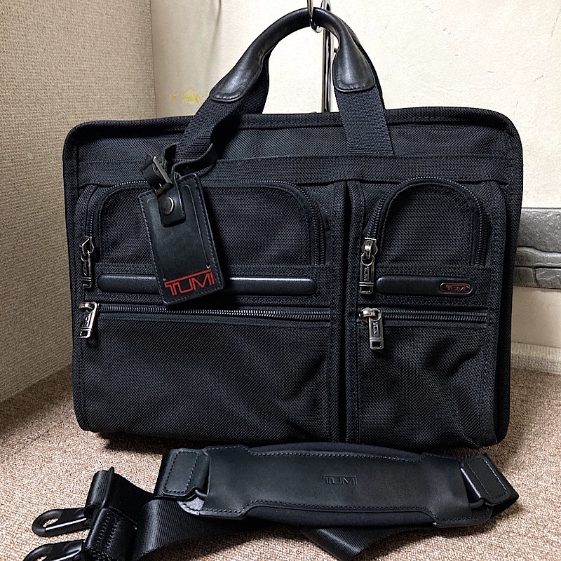 TUMI ショルダーバッグ 超美品-