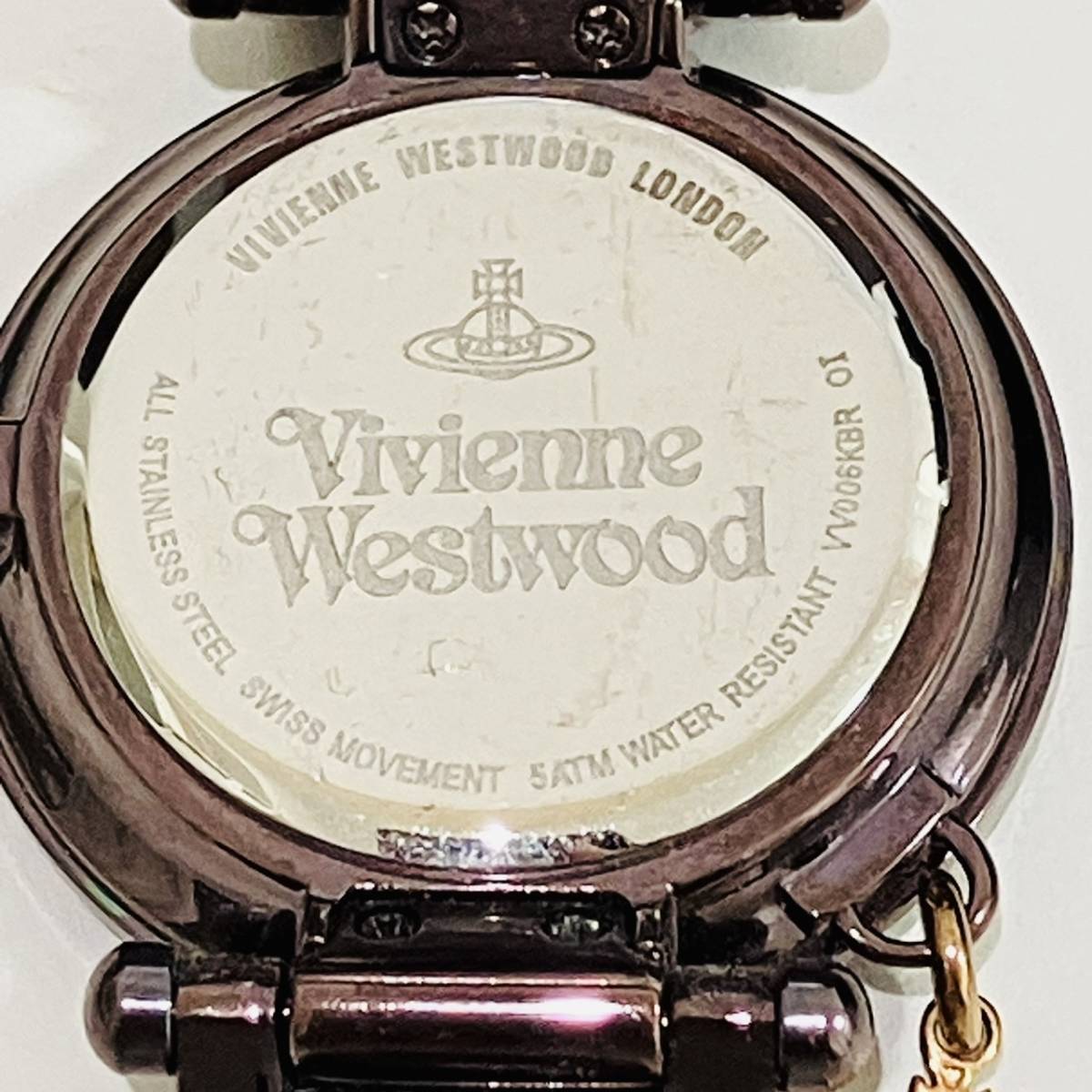 #5001★Vivienne Westwood 腕時計 時計 ウォッチ ケース付き 動作未確認 小物 ファッション おしゃれ ★現状保管品_画像2