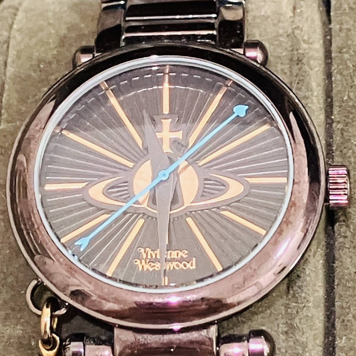 #5001★Vivienne Westwood 腕時計 時計 ウォッチ ケース付き 動作未確認 小物 ファッション おしゃれ ★現状保管品