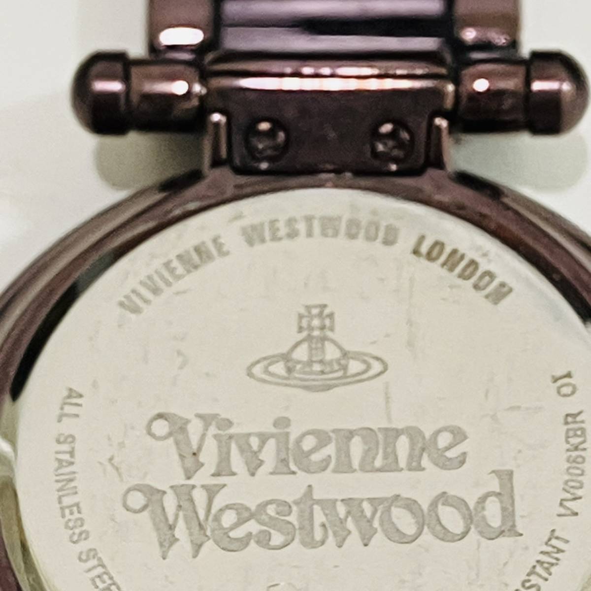 #5001★Vivienne Westwood 腕時計 時計 ウォッチ ケース付き 動作未確認 小物 ファッション おしゃれ ★現状保管品_画像3