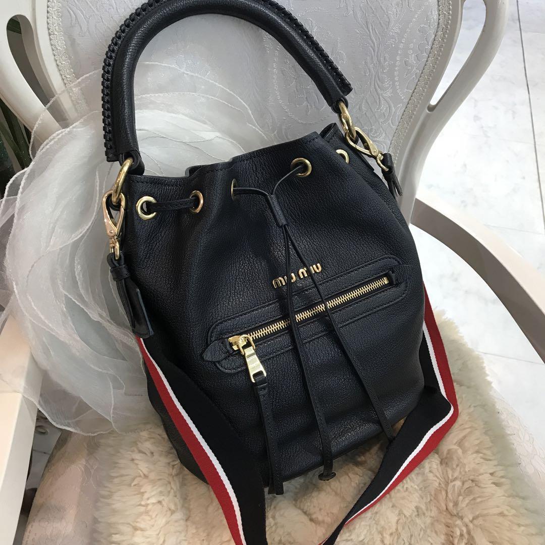 ★美品★miumiu　ショルダーバッグ　巾着　2WAY　レザー　黒　トリコロール_画像1