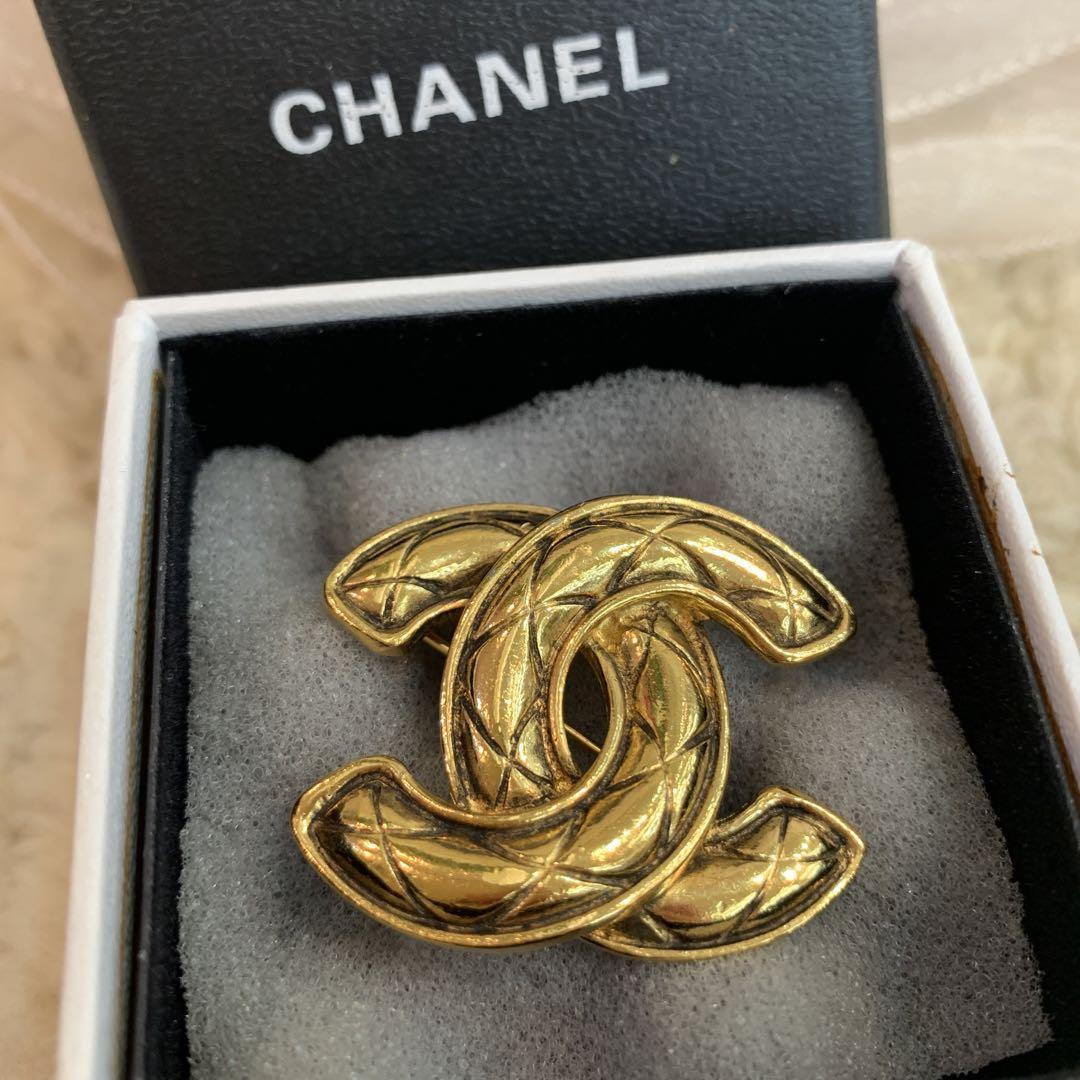 CHANEL ココマーク ブローチ コサージュ マトラッセ CHANEL ココマーク ブローチ コサージュ マトラッセ
