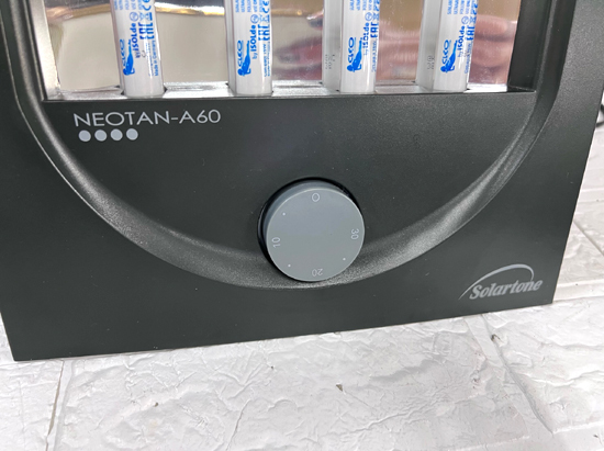 最高級 ソーラートーン Solatone 家庭用日焼けマシン 中古品[キズ