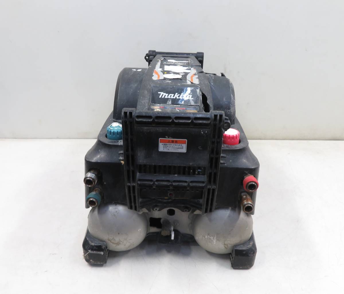 (883) makita Makita height pressure air compressor AC460XL