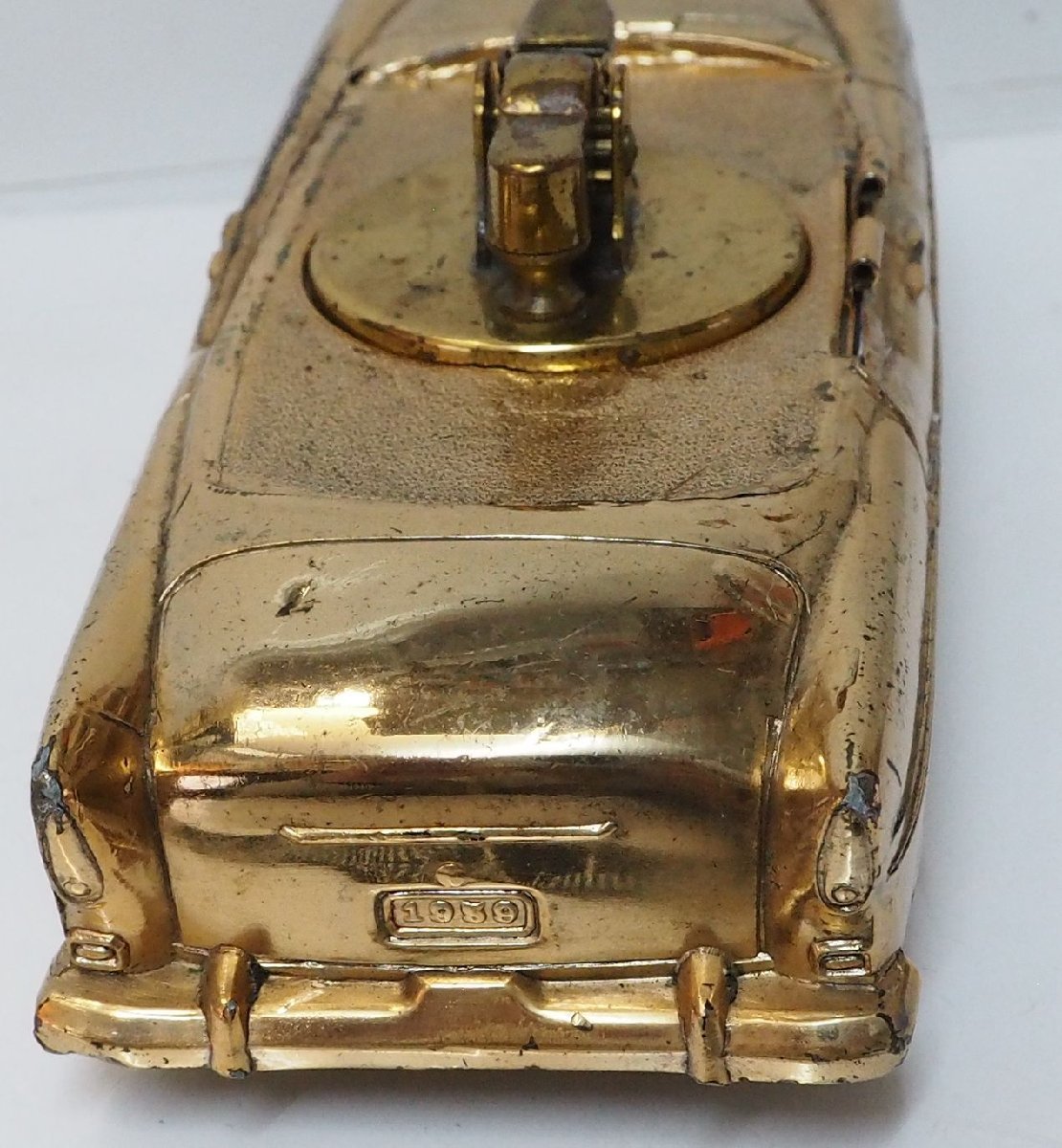  dealer [1959 first generation Toyopet Crown TOYOPET CROWN gold color Gold ] made of metal minicar type lighter #TOYOTA Toyota [ box less ]0752