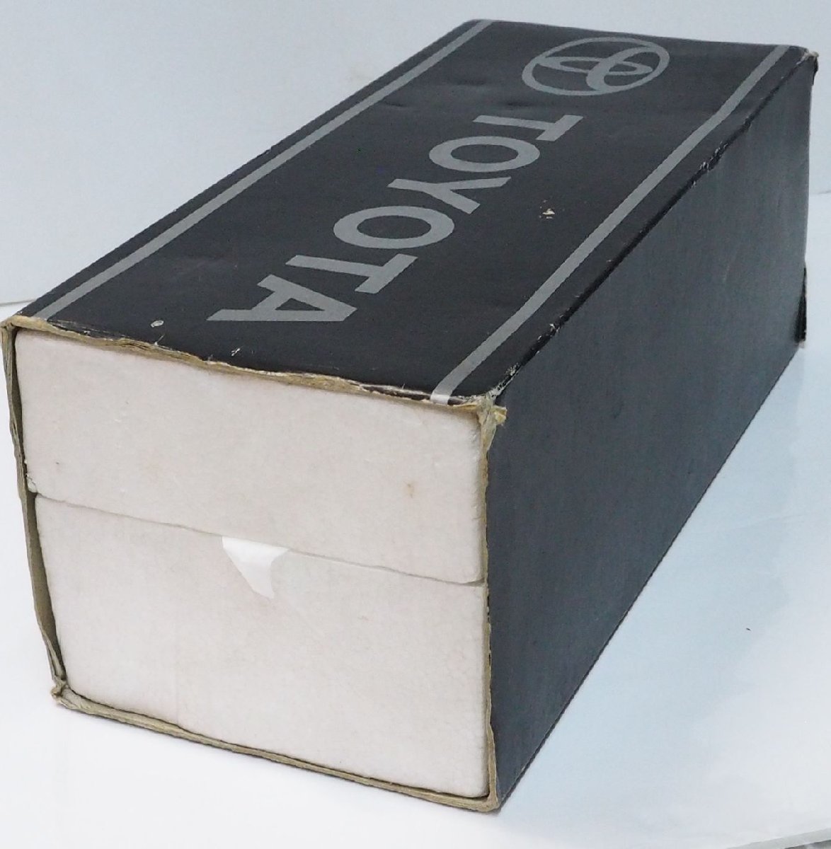  dealer [ Toyota Crown Majesta TOYOTA CROWN MAJESTA C TYPE] cigarette case made of metal cigar case ashtray [ box attaching ]0750
