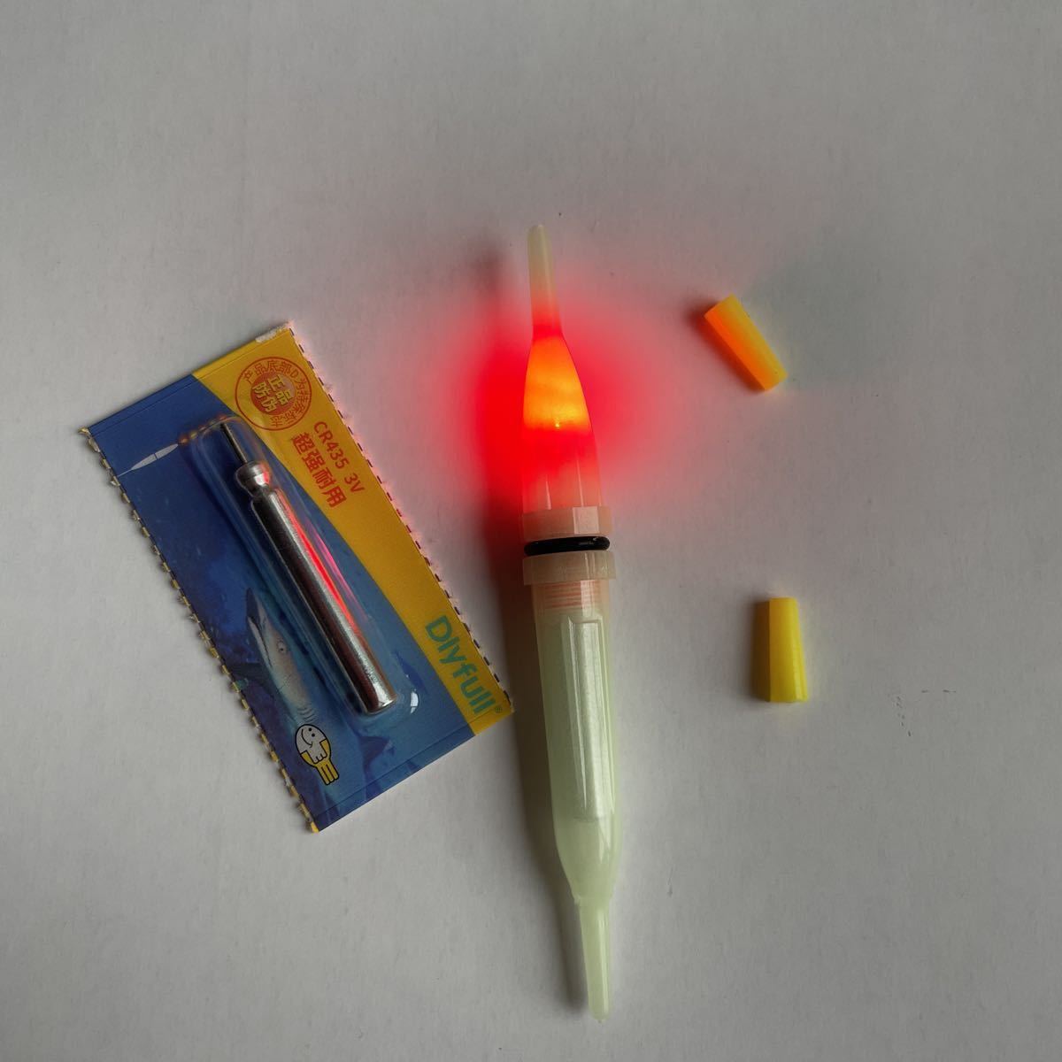 LEDスティックライト　集魚ライト　電気ケミホタル　グロー赤色　点滅タイプ　新品未使用　電池付き_画像1