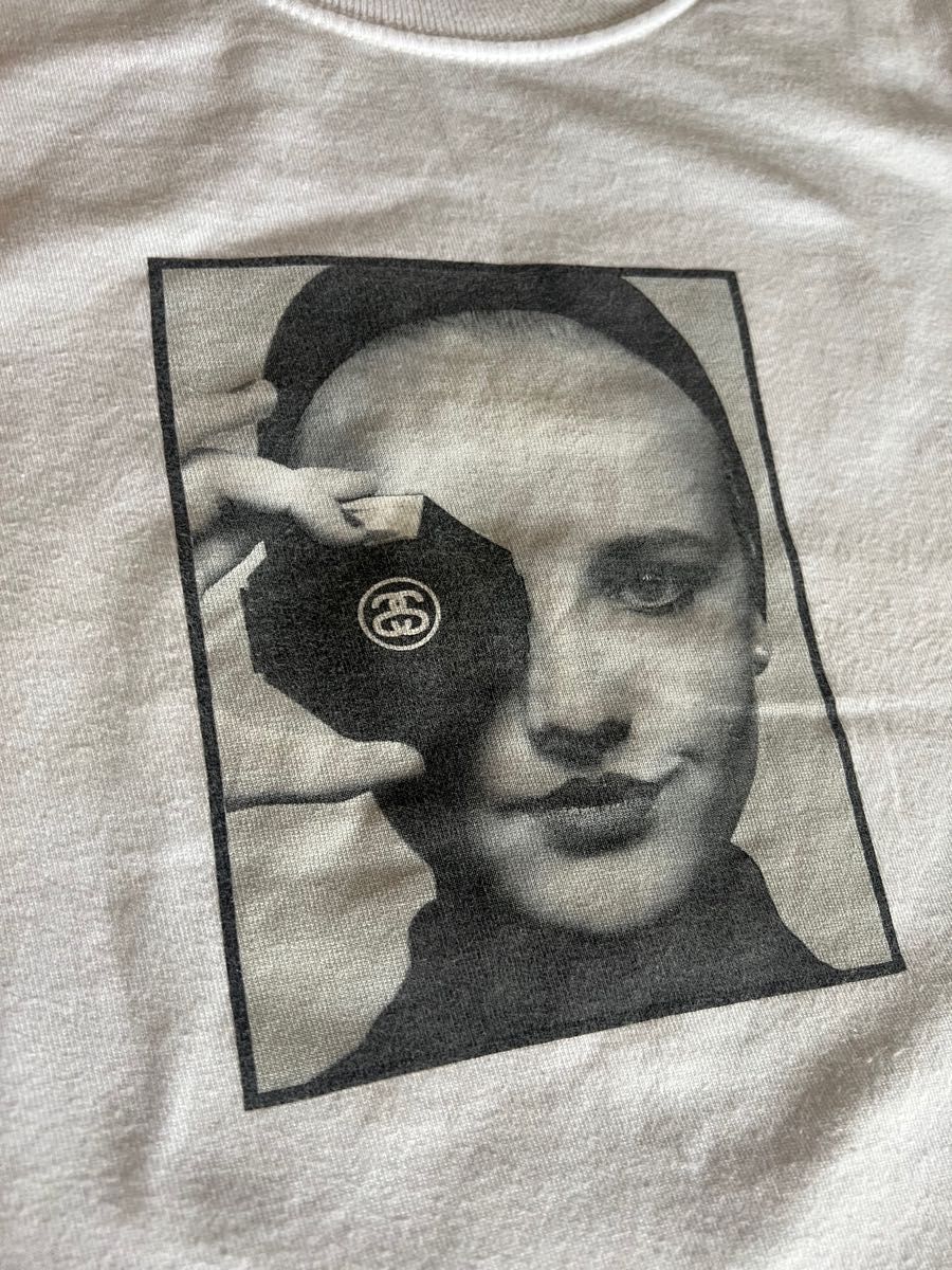 ステューシー カールラガーフェルド 追悼 記念Tシャツ STUSSY ステューシー カールラガーフェルド 追悼 記念Tシャツ STUSSY
