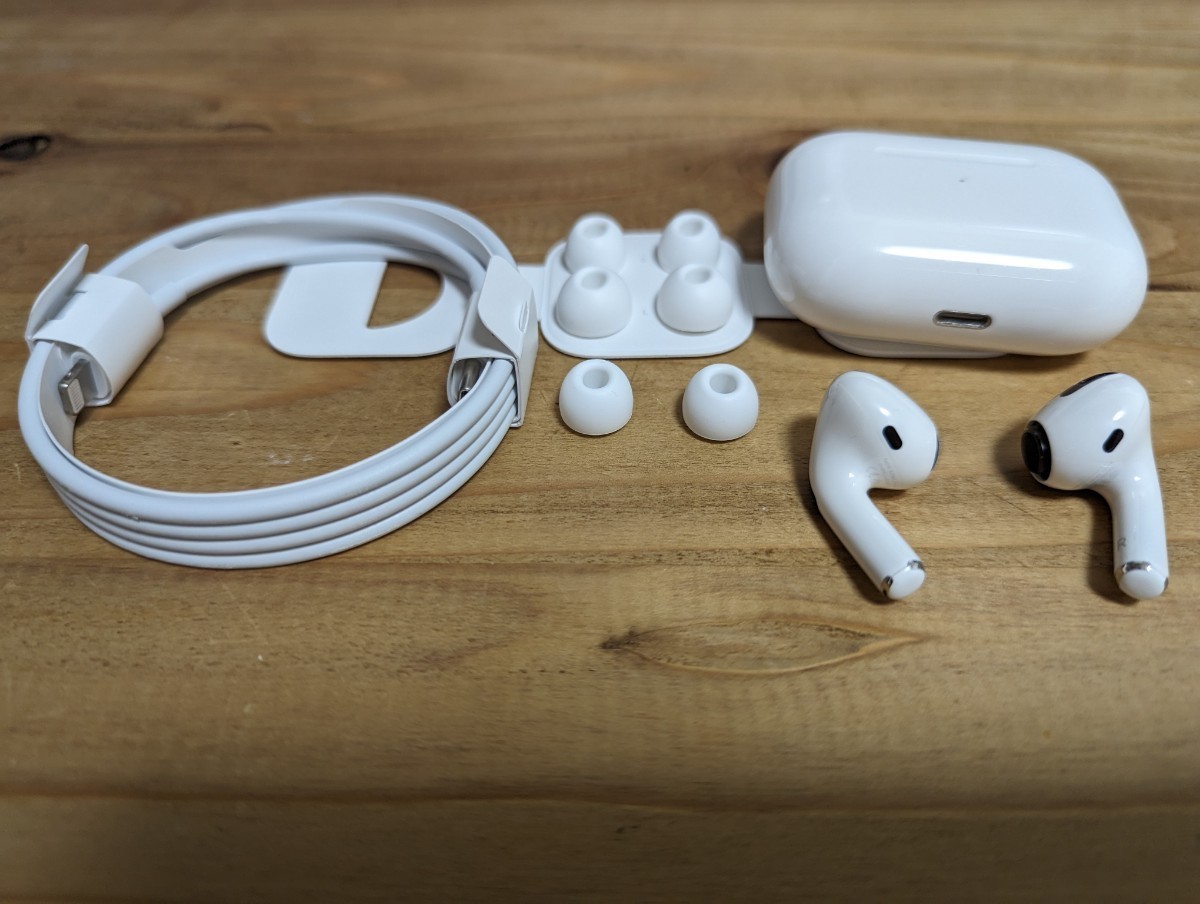 【中古】Apple AirPods Pro with wireless charging case_画像4