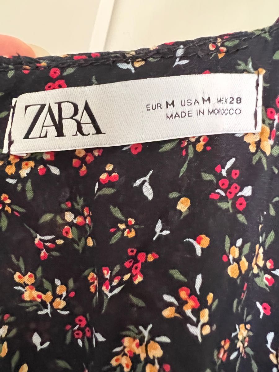 ZARA 花柄ワンピース 花柄　ディープスリット　かわいい　セクシー