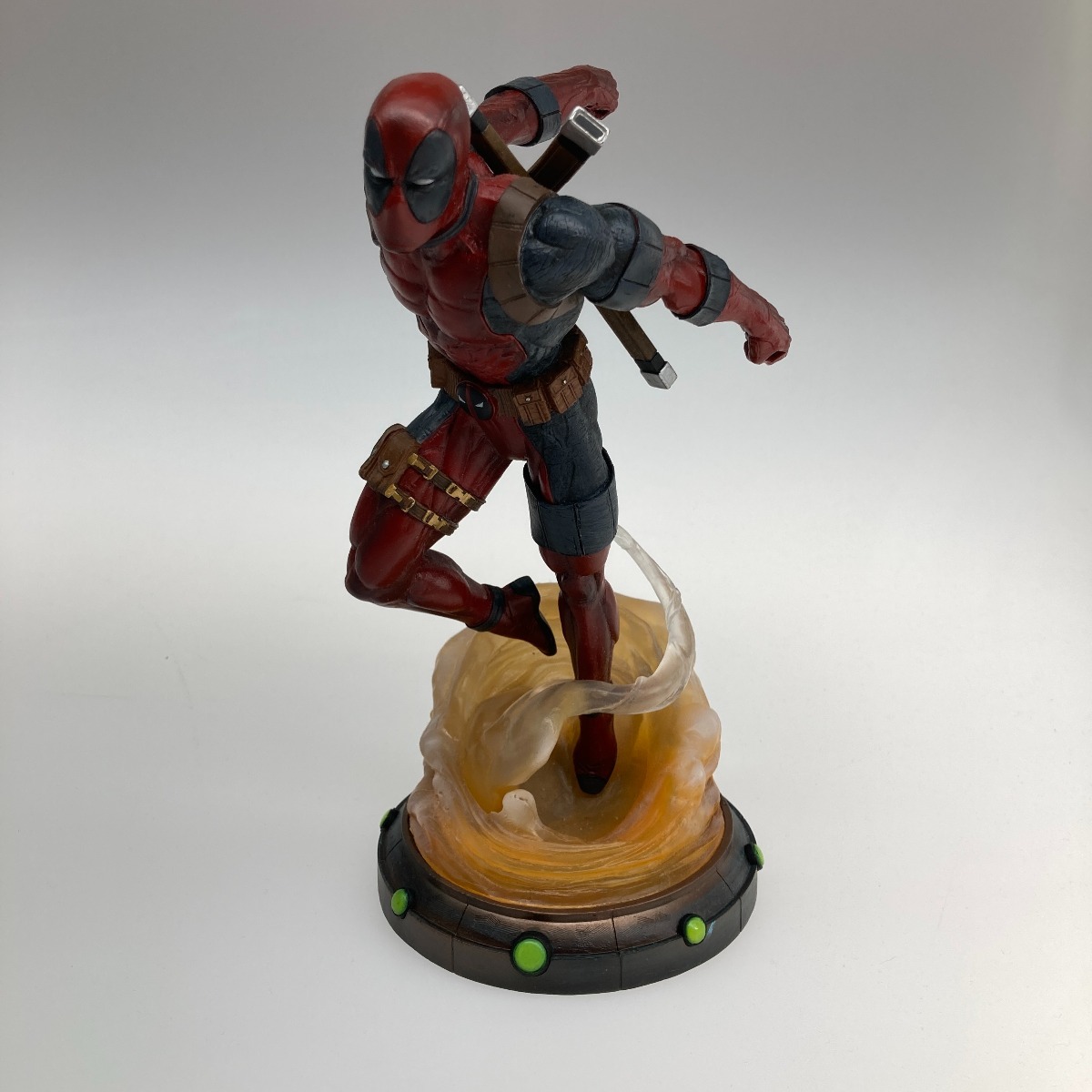 ●● MARVEL PVC DIORAMA デッドプール フィギュア 傷や汚れあり_画像2