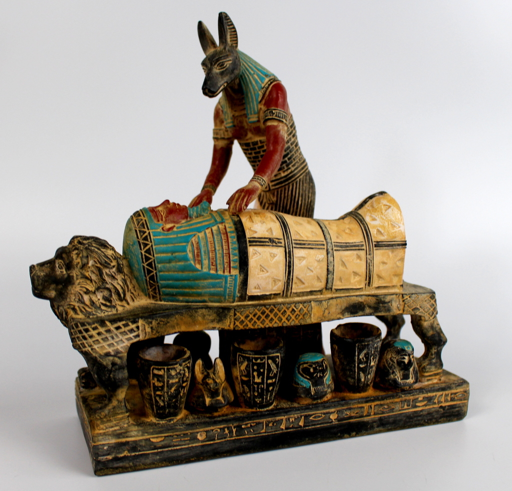 古代エジプトの彫像 死後の神アヌビス ツタンカーメン王のミイラ 古代エジプトの彫像 死後の神アヌビス ツタンカーメン王のミイラ