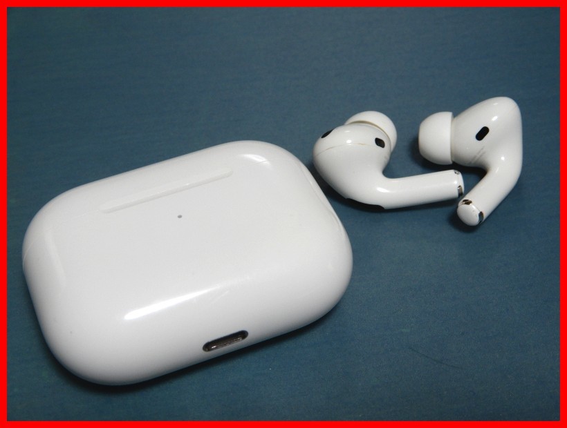 美品！　正規品　Apple Airpods PRO　イヤホン （A2083/A2084）　 充電ケース （A2190 ）　ワイヤレスイヤホン 　管041
