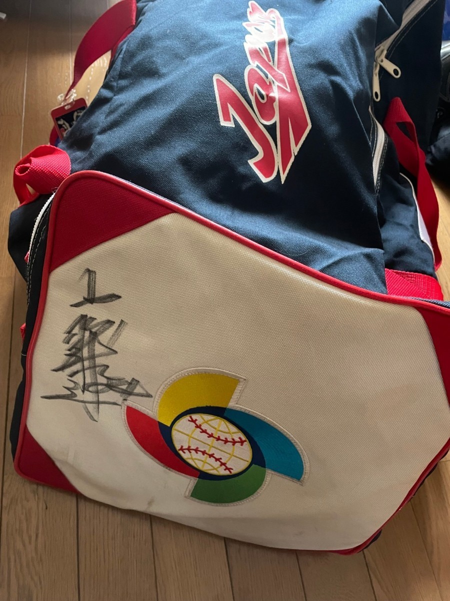 侍JAPAN 阪神タイガース 24 藤川球児選手 2006年 WBC 直筆サイン 侍JAPAN 阪神タイガース 24 藤川球児選手 2006年 WBC 直筆サイン