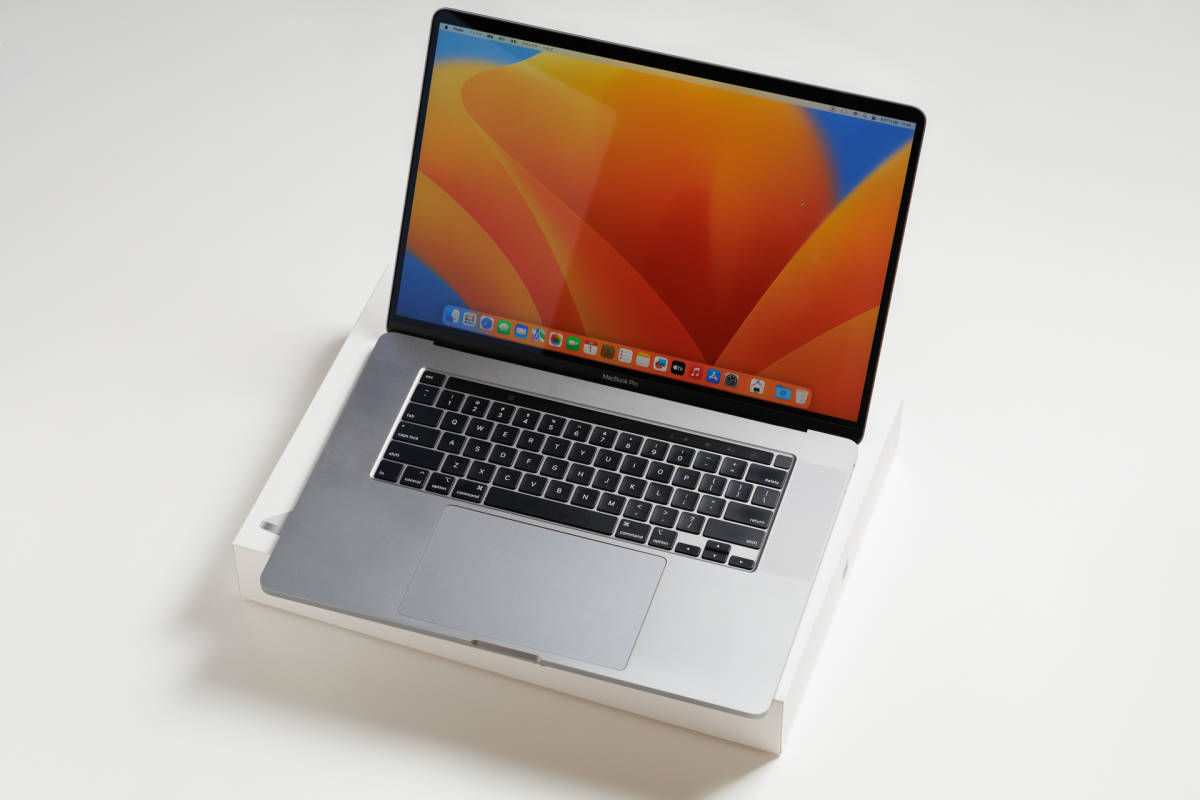 MacBook Pro 2019 16インチ 最高級モデル CTO Corei9 64GB 2TB Radeon Pro 5600M USキーボード スペースグレイ　美品！！