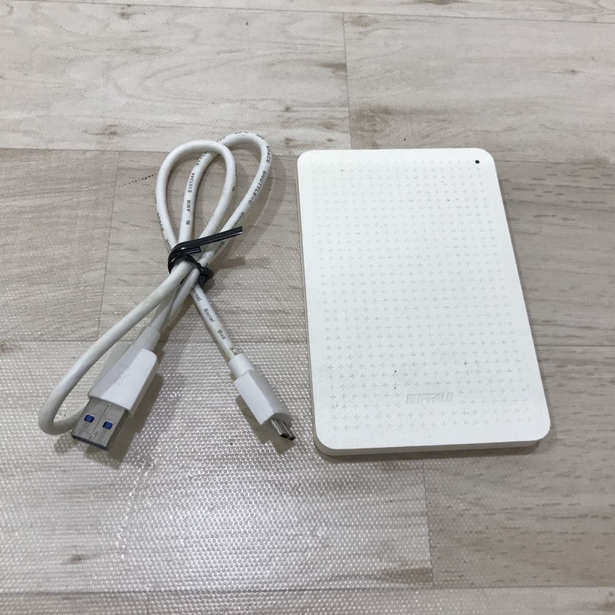 送料185円 Buffalo バッファローMini Station HD-PCFU3 500GB ポータブルHDD[N7386]_画像1