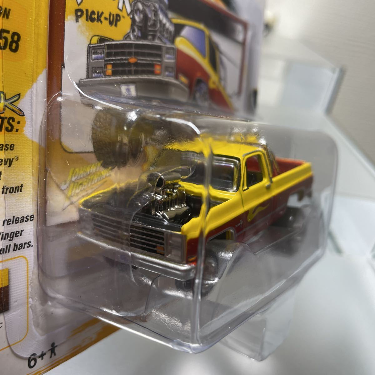 JOHNNY LIGHTNING Zingers 1985 CHEVY SILVERADO C10 FLEETSIDE シルバラード ジンガーズ_画像3