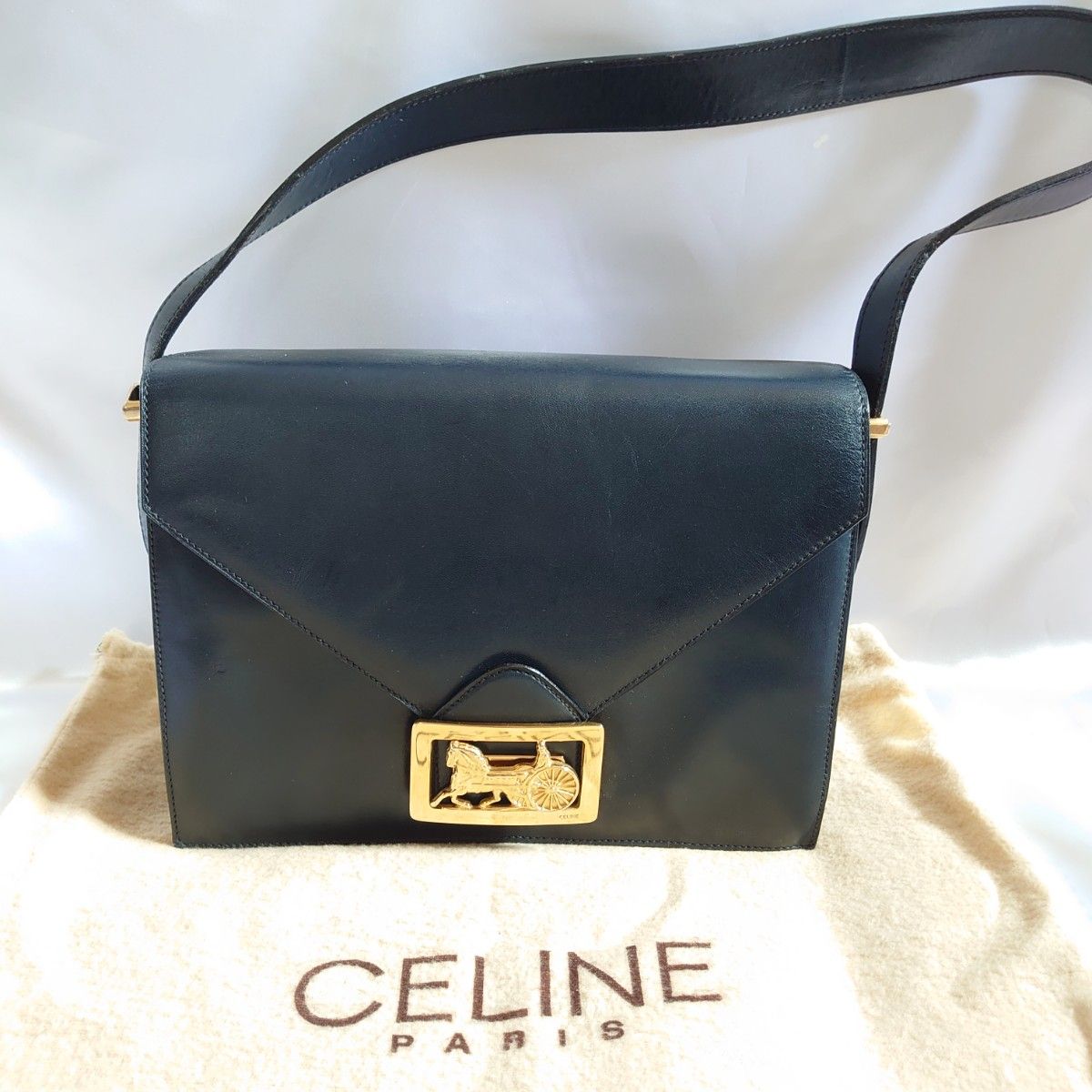 美品 CELINE 馬車金具 ショルダーバッグ ネイビーブラック