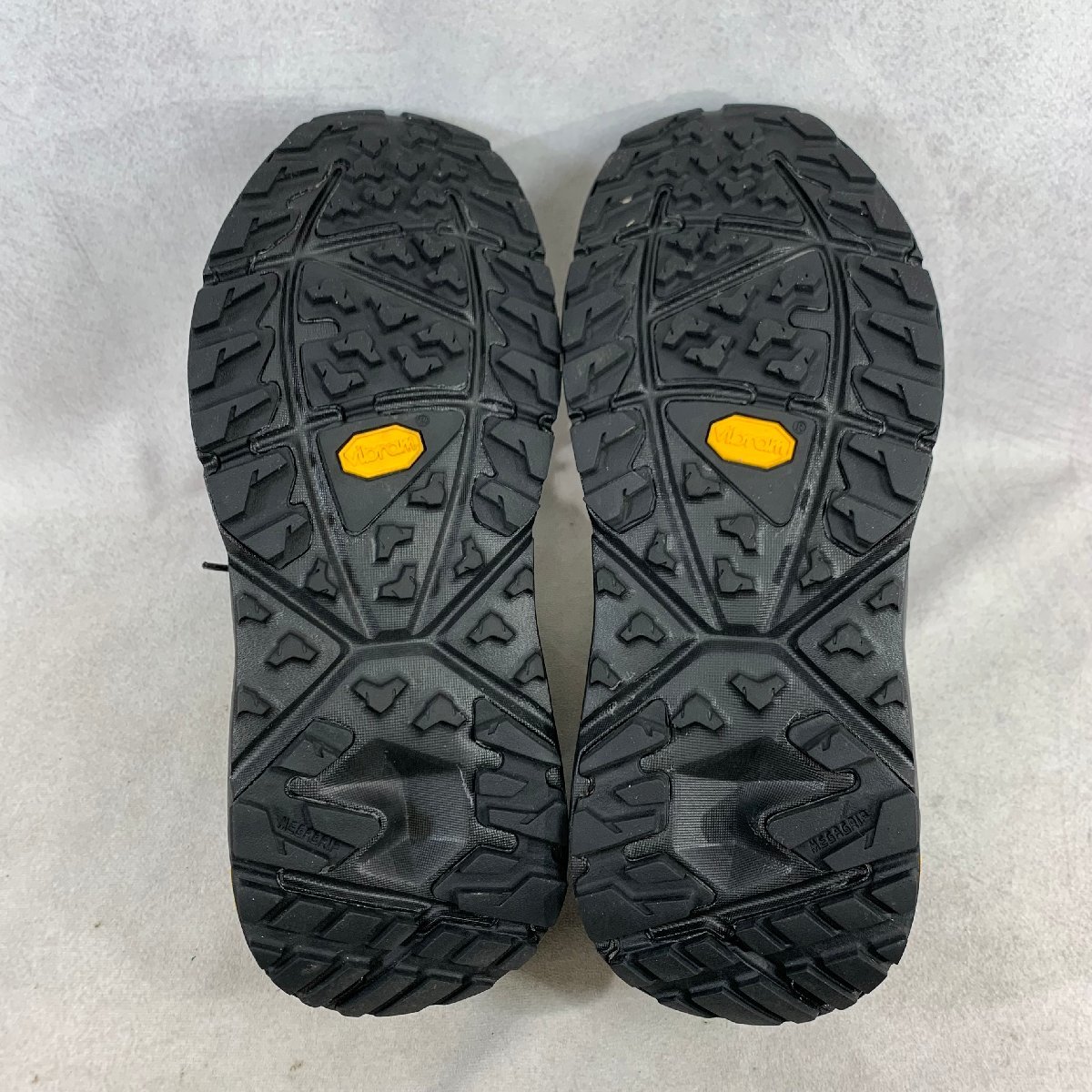 美品 HOKA ONE ONE KAHA LOW GTX 1118586 BCCG ホカオネオネ ゴアテックス スニーカー ランニングシューズ 防水 メンズ 27.5cm ブラック 靴_画像7