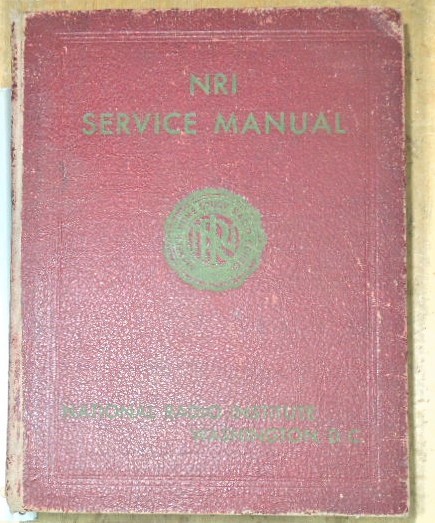 NRI SERVICE MANUAL　米国1946年（著作権の年）より前の真空管ラジオ受信機回路図が主体の本　⑰_画像1