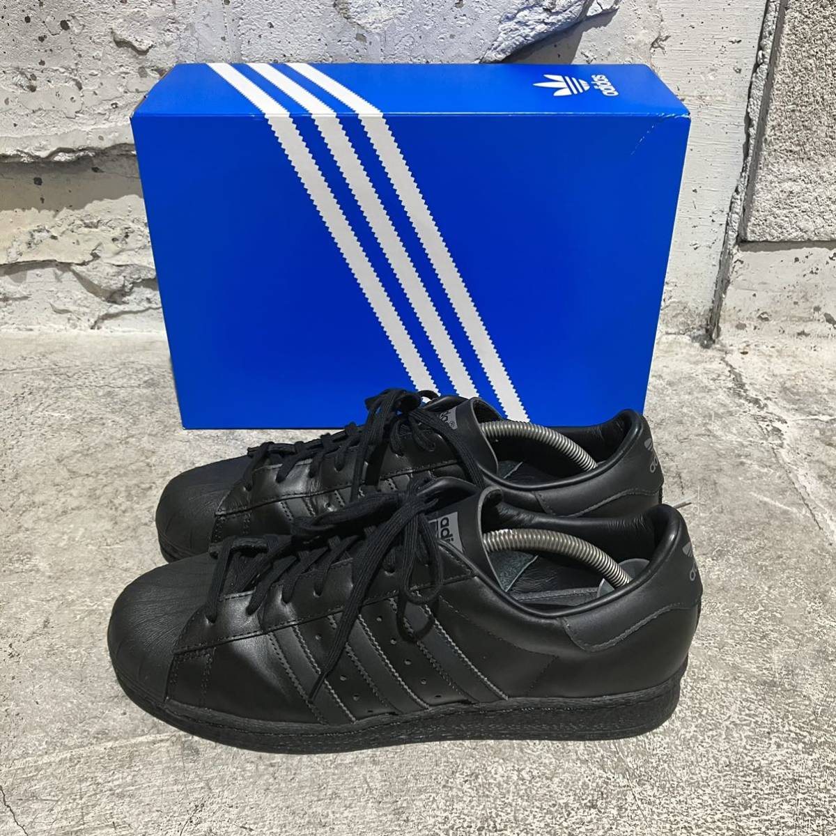 格安新品 ほぼ未使用 adidas 併3172 28cm スニーカー スーパースター