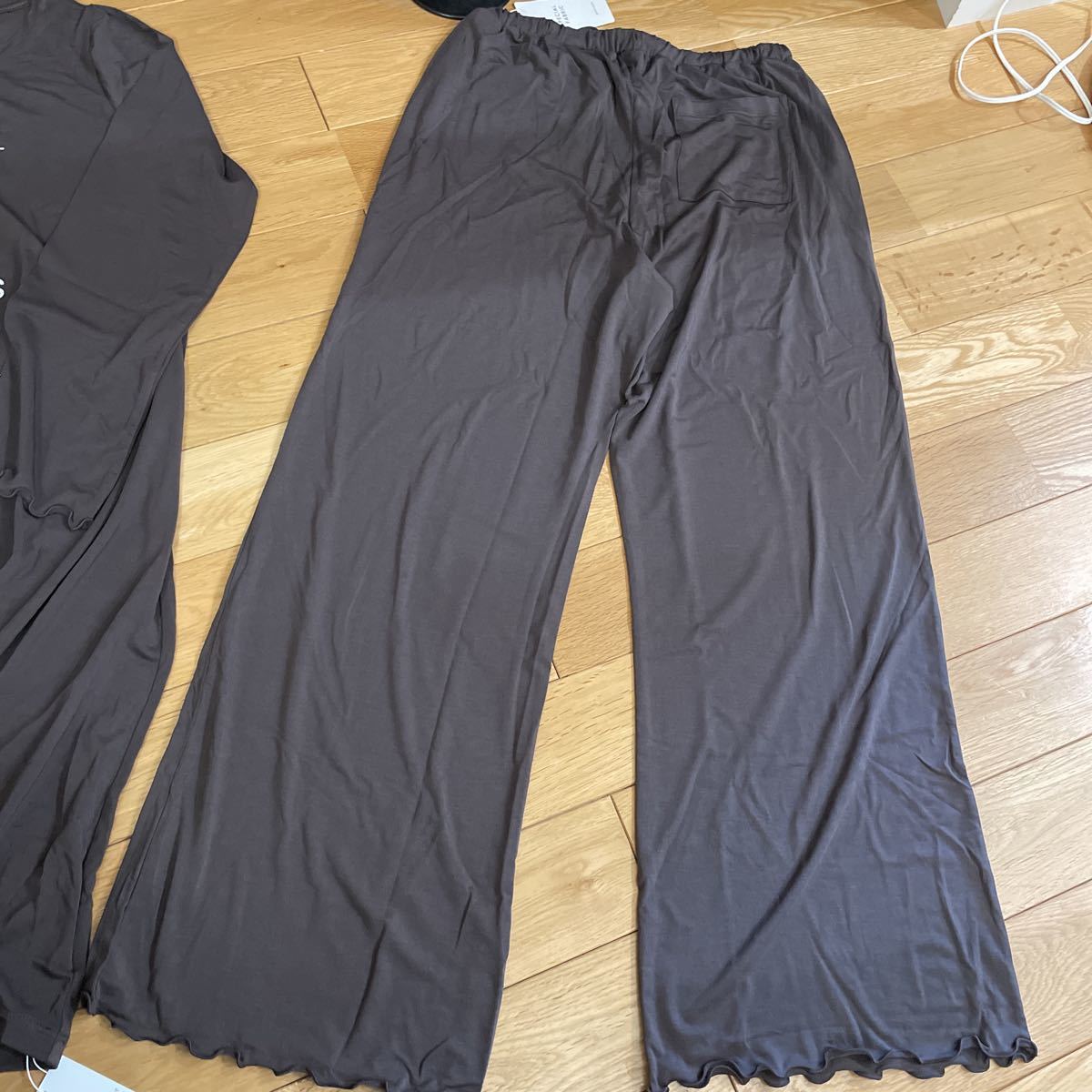 送料無料 新品 ジェラートピケ グレー 長袖 ワンピース パンツ 送料無料 新品 ジェラートピケ グレー 長袖 ワンピース パンツ