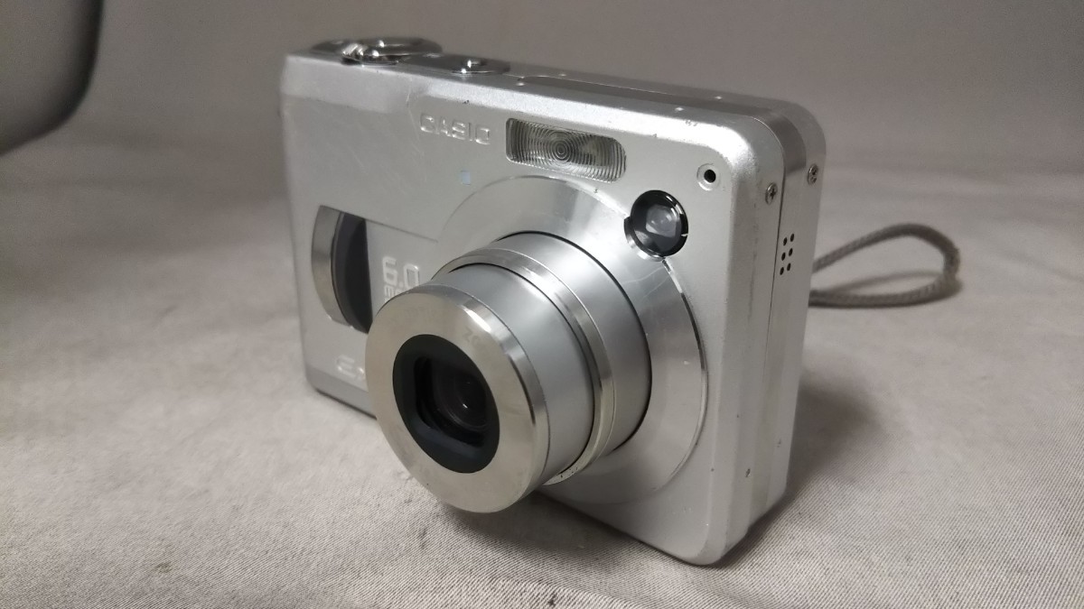 超熱 EX-Z110 EXILIM CASIO HK1533 コンパクトデジタルカメラ 送料無料 現状品 動作品 簡易動作確認OK カシオ 小型デジカメ カシオ