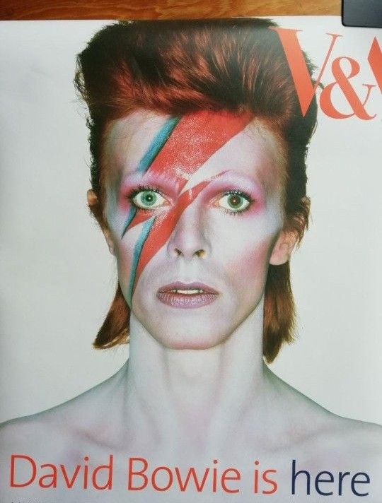V&A David Bowie is here デヴィッド・ボウイ ポスター Yahoo!フリマ