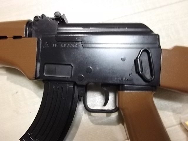 マルイ　ＡＫ４７　ミニ電動ガン３丁セット　１０歳以上用　元箱、ＢＢ袋小付　単３電池４本使用　フルオート　ジャンク扱い_画像3