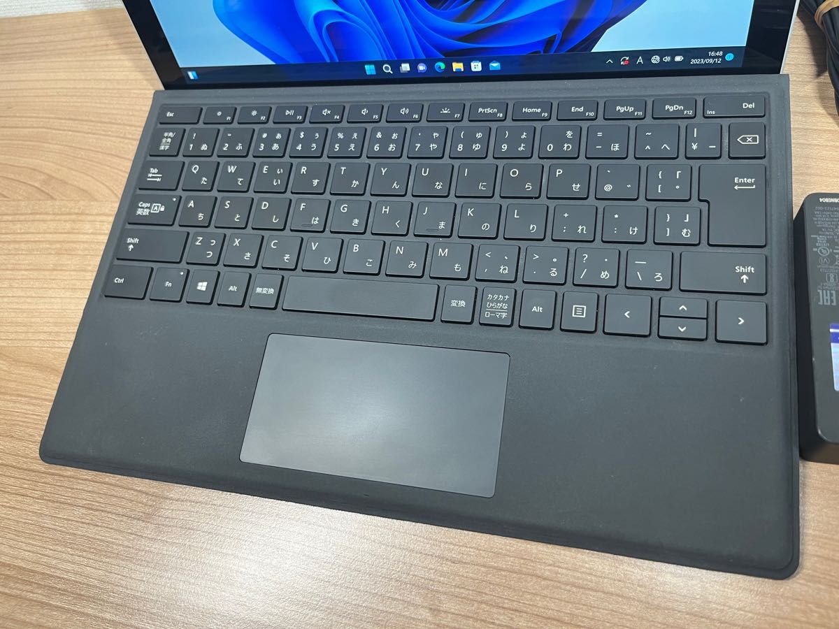 美品〉04326 Microsoft Surface Pro6第8世代 8GB/128GB i5 Win11キーボード付属